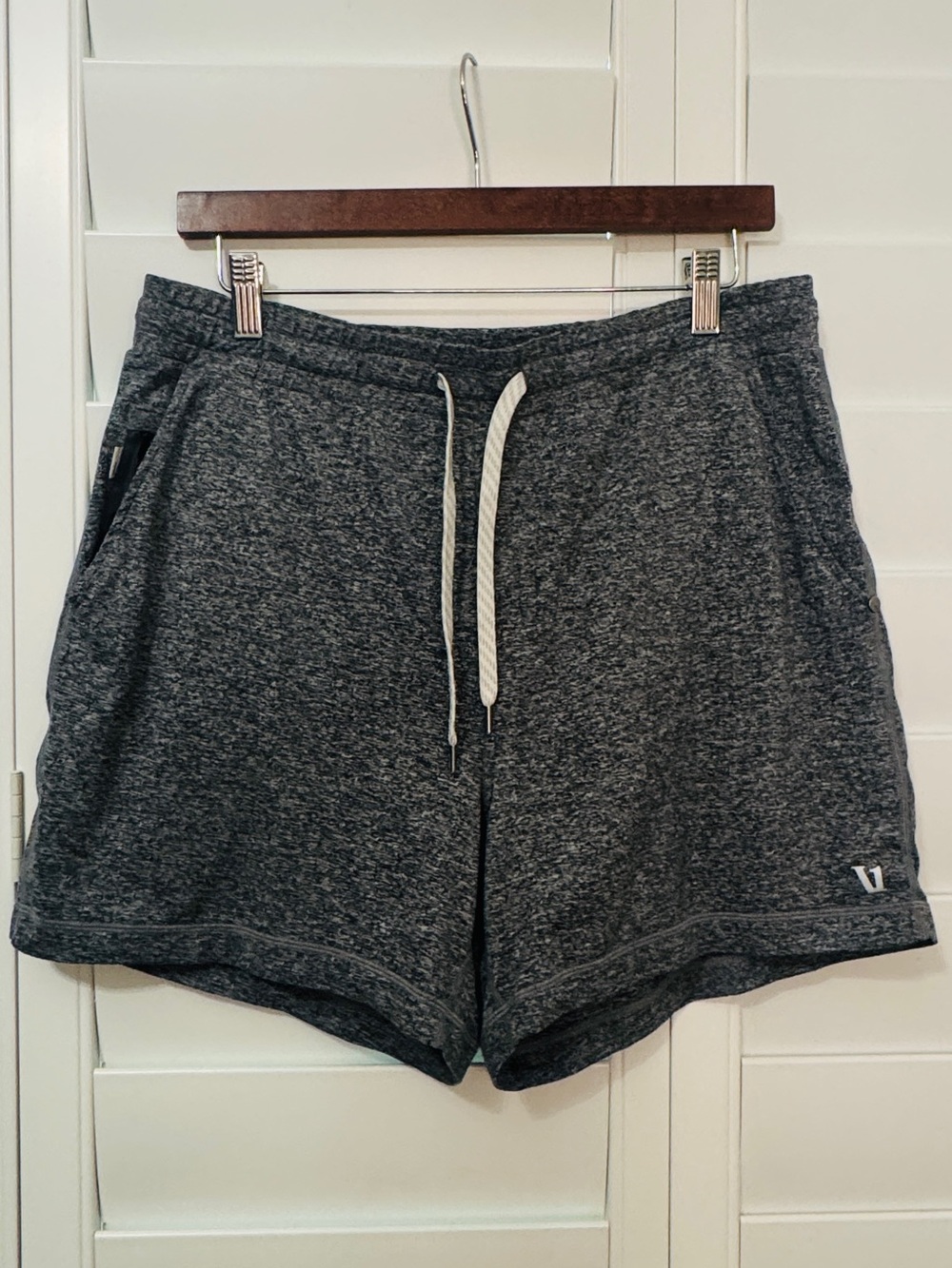 Vuori Ponto Shorts Size XL....Inseam 4.5"